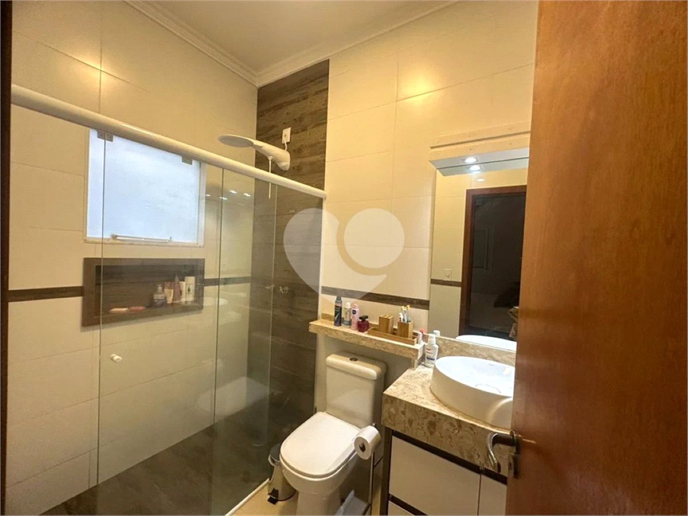 Casa à venda ou para alugar com 3 quartos, sendo 1 suíte,  no condomínio Vila Rica, Indaiatuba - SP