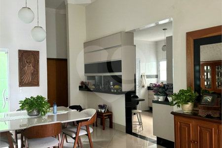 Casa à venda com 3 suítes em Jardim Regina, Indaiatuba, SP
