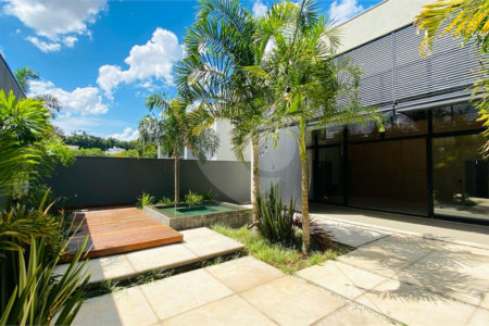 Casa à venda com 3 suítes no condomínio Euroville II, Bragança Paulista - SP