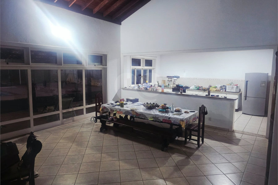 Chácara à venda com 5 suítes no Centro, Piracaia, SP