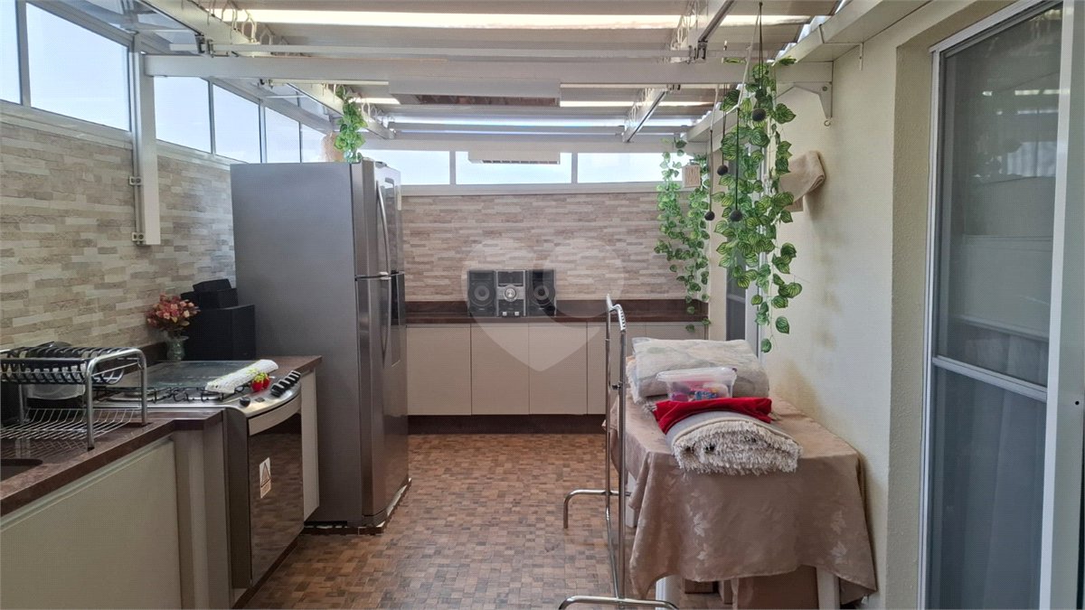 Casa à venda com 3 suítes no condomínio Villa das Flores, Mogi das Cruzes - SP