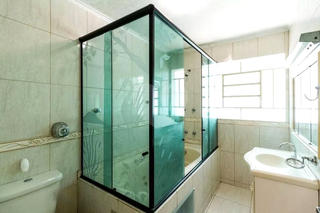 Sobrado à venda com 3 quartos em Vila Carrão, São Paulo, SP