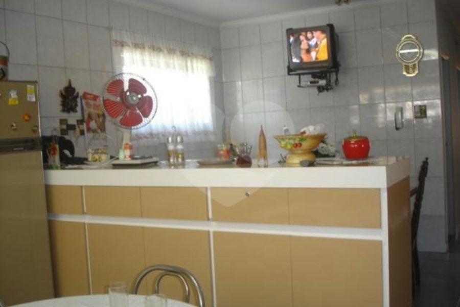 Sobrado à venda com 3 quartos, sendo 2 suítes, em Vila Irmãos Arnoni, São Paulo, SP