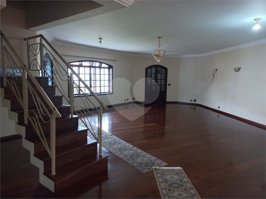 Sobrado à venda ou para alugar com 4 quartos, sendo 1 suíte,  em Barro Branco (zona Norte), São Paulo, SP