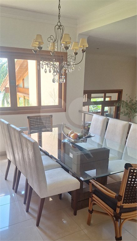 Casa à venda com 4 suítes no condomínio Osato, Atibaia - SP