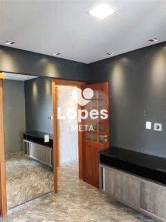 Apartamento à venda com 3 quartos, sendo 1 suíte, em Parque Residencial Aquarius, São José dos Campos, SP