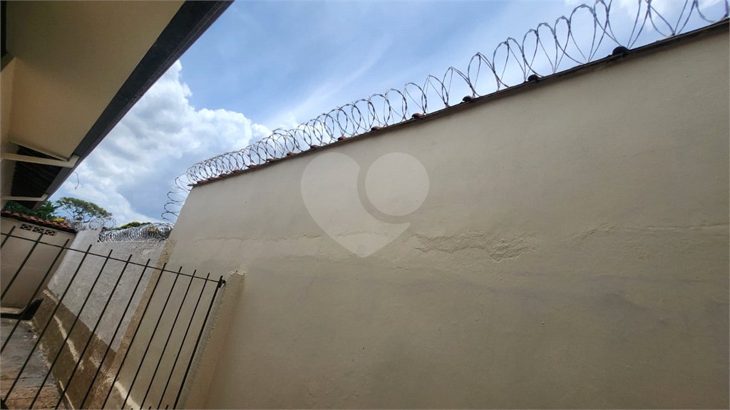 Casa à venda com 4 quartos, sendo 1 suíte, em Jardim Roberto Selmi Dei, Araraquara, SP