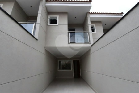 Casa à venda com 3 suítes no condomínio Residencial Gaya, São Paulo - SP
