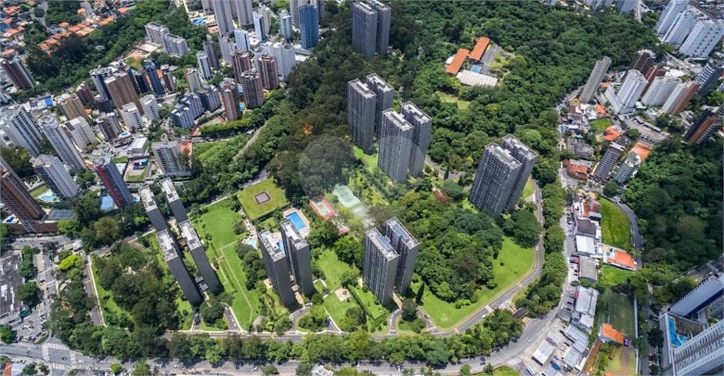 Apartamento à venda com 3 suítes em Vila Suzana, São Paulo, SP