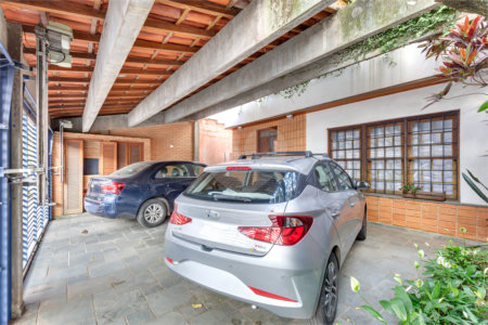Sobrado à venda com 4 quartos, sendo 2 suítes, em Chácara Santo Antônio, São Paulo, SP