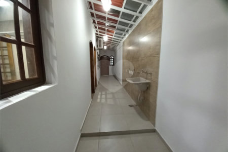 Casa à venda com 4 quartos, sendo 1 suíte,  em Vila Oliveira, Mogi das Cruzes, SP