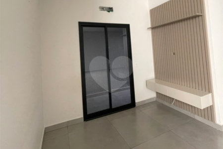 Casa à venda com 3 quartos, sendo 1 suíte, no condomínio Helena Maria, Sorocaba - SP