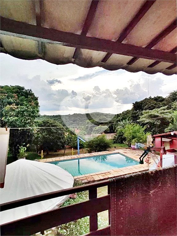 Casa à venda com 4 quartos, sendo 1 suíte, no condomínio Chacarás Bela Vista, Mairiporã - SP
