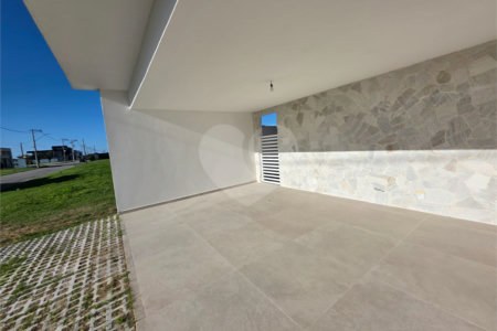 Casa em condomínio à venda com 3 quartos, sendo 1 suíte,  em Ogiva, Cabo Frio, RJ