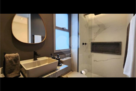 Apartamento à venda com 3 quartos, sendo 1 suíte, em Vila Mariana, São Paulo, SP