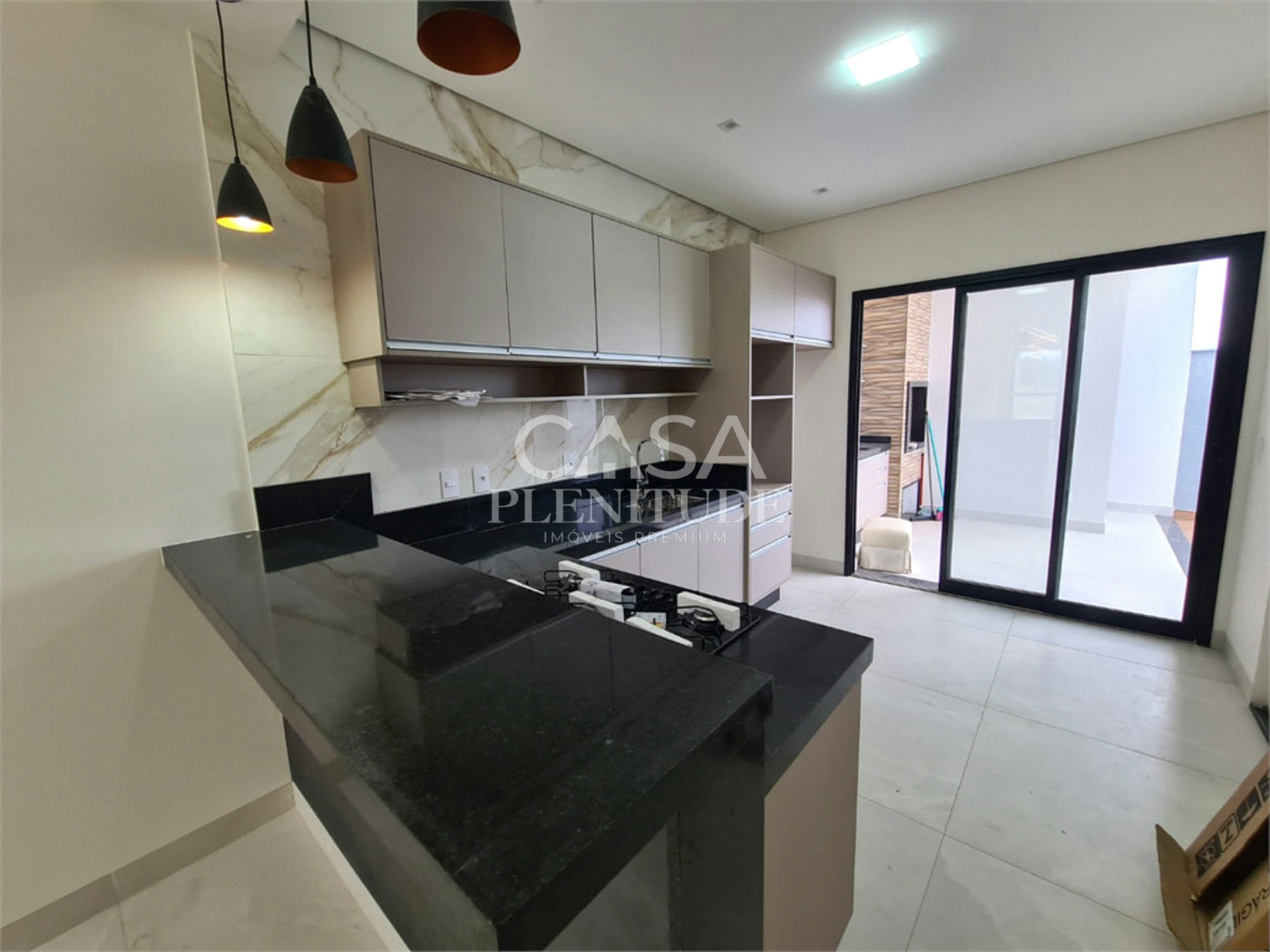 Casa em condomínio à venda com 5 quartos, sendo 3 suítes, em Wanel Ville, Sorocaba, SP