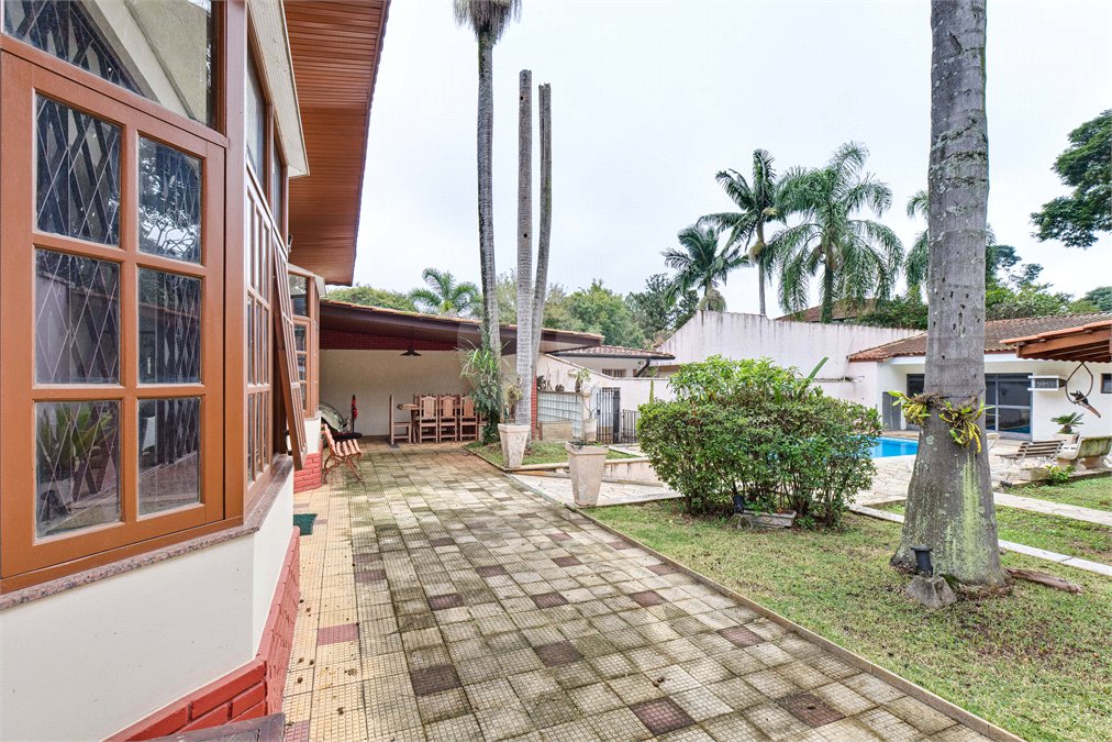 Casa à venda com 3 quartos, sendo 2 suítes, em Alto da Boa Vista, São Paulo, SP