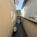 Casa à venda com 4 quartos, sendo 2 suítes,  no condomínio Arujá 5, Arujá - SP