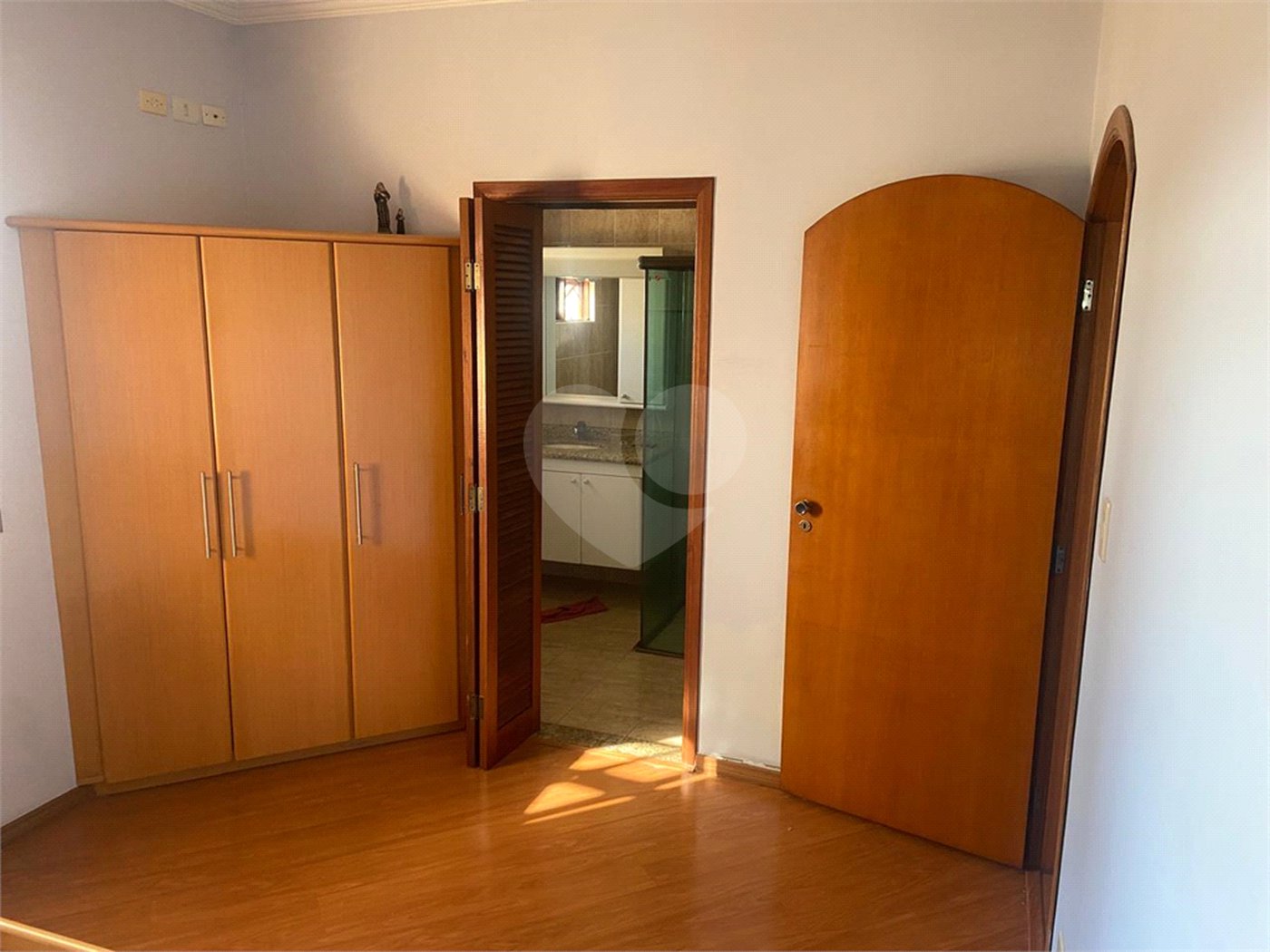 Sobrado à venda com 3 quartos, sendo 1 suíte,  em Jardim Selma Helena, Poá, SP