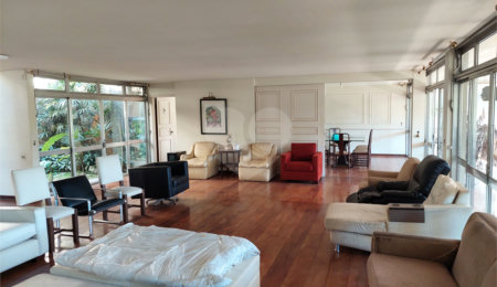 Casa à venda com 3 suítes em Jardim Leonor, São Paulo, SP