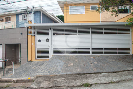 Sobrado à venda com 4 quartos, sendo 1 suíte, em Jardim Peri Peri, São Paulo, SP