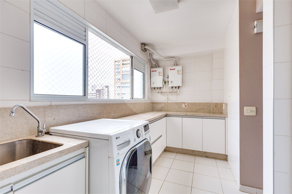Apartamento à venda com 4 suítes em Campo Belo, São Paulo, SP