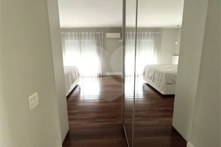 Apartamento à venda com 4 suítes em Aclimação, São Paulo, SP
