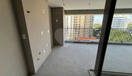 Apartamento à venda com 3 suítes em Moema, São Paulo, SP