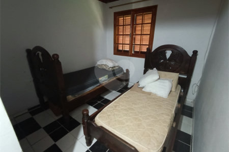 Sítio à venda com 6 quartos, sendo 5 suítes,  em Alto da Serra (mailasqui), São Roque, SP