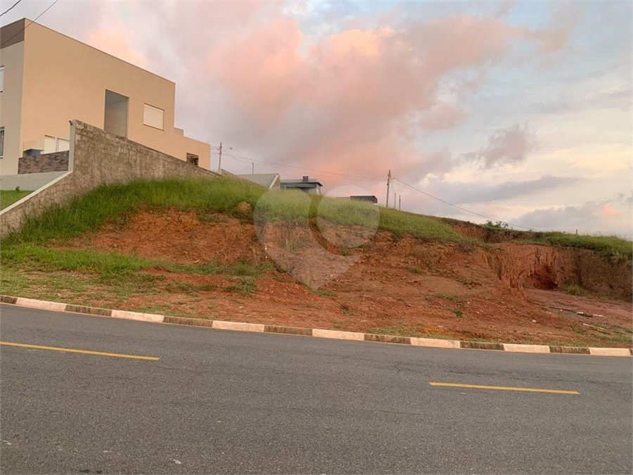 Terreno para venda com 368 metros quadrados em condomínio fechado Bom Jesus dos Perdoes SP.