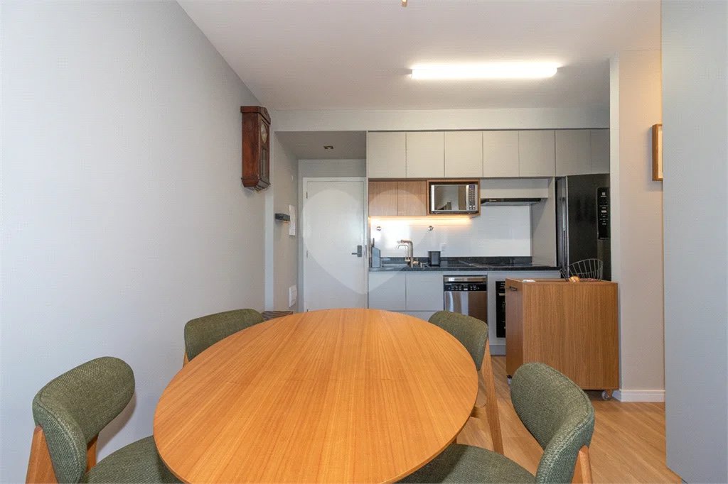 Apartamento de 68m² com 2 Quartos (1 Suíte) e 1 Vaga no Condomínio Downtown - República