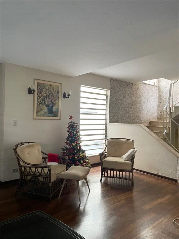Sobrado à venda com 5 quartos, sendo 2 suítes,  em Vila Cordeiro, São Paulo, SP