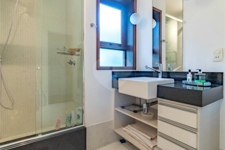 Casa à venda com 3 quartos, sendo 1 suíte, em Jardim Paulistano, São Paulo, SP