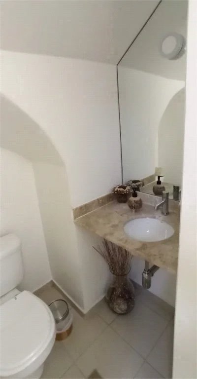 Casa à venda com 3 quartos, sendo 1 suíte, no condomínio Villas de São Francisco, São Paulo - SP