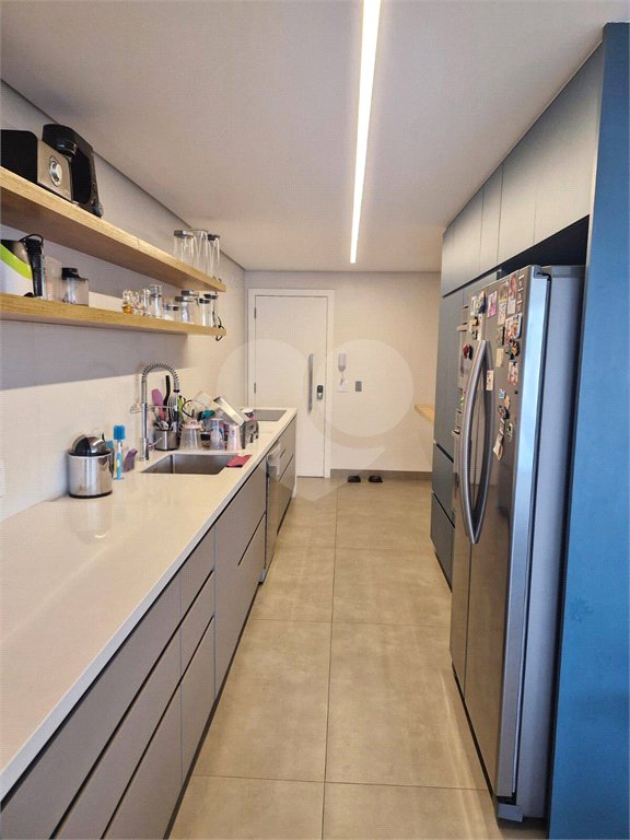 Apartamento à venda com 3 suítes em Vila Suzana, São Paulo, SP