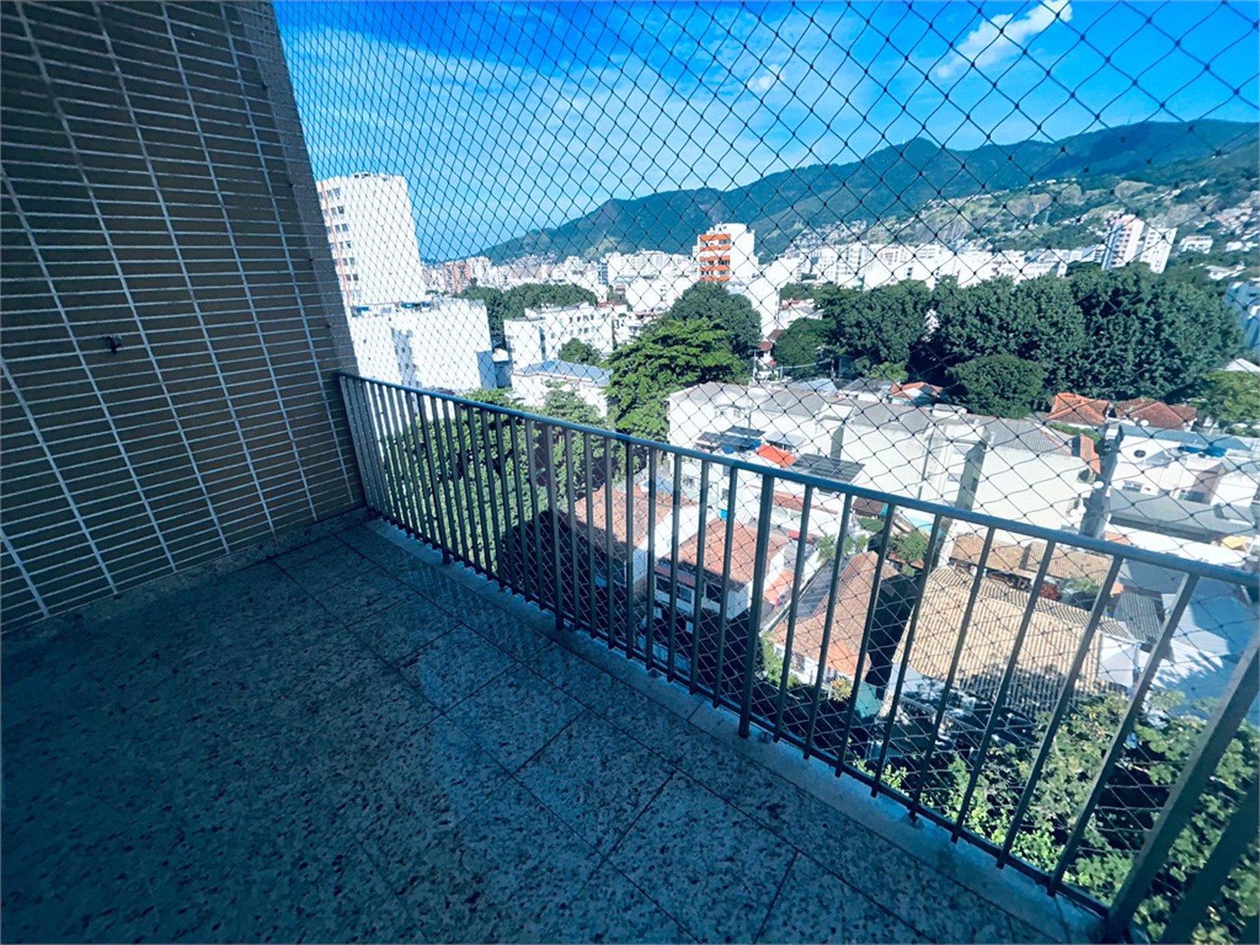 Apartamento à venda com 2 quartos, sendo 1 suíte, em Grajaú, Rio de Janeiro, RJ