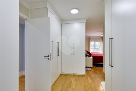 Apartamento à venda com 4 suítes em Jardim Marajoara, São Paulo, SP