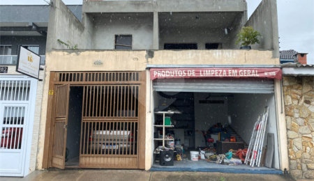 Sobrado à venda com 3 quartos, sendo 1 suíte,  em Jardim Quaresmeira II, Suzano, SP
