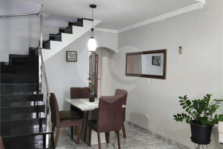 Casa à venda com 4 quartos, sendo 1 suíte, em Jardim Leila, Guarulhos, SP