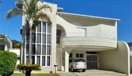 Casa à venda com 4 quartos, sendo 3 suítes,  no condomínio Residencial Terras de Vinhedo, Vinhedo - SP