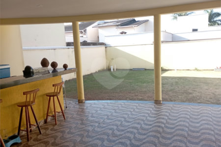 Casa à venda com 3 quartos, sendo 1 suíte, no condomínio Campos do Conde I, Paulínia - SP