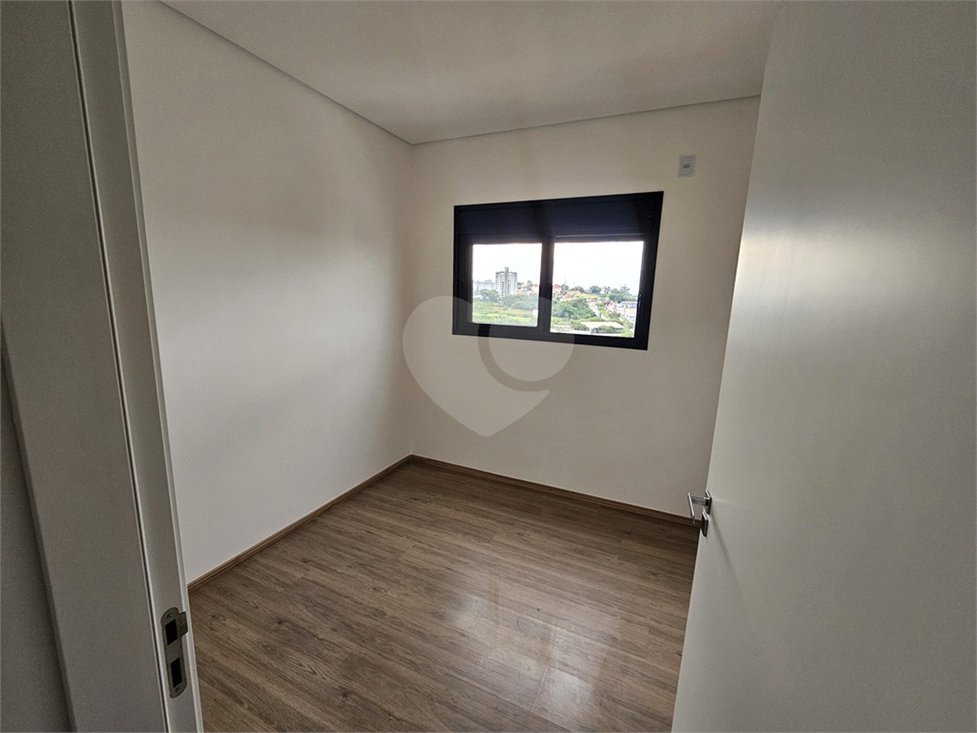 Apartamento à venda com 3 quartos, sendo 1 suíte,  em Vila Lucy, Sorocaba, SP
