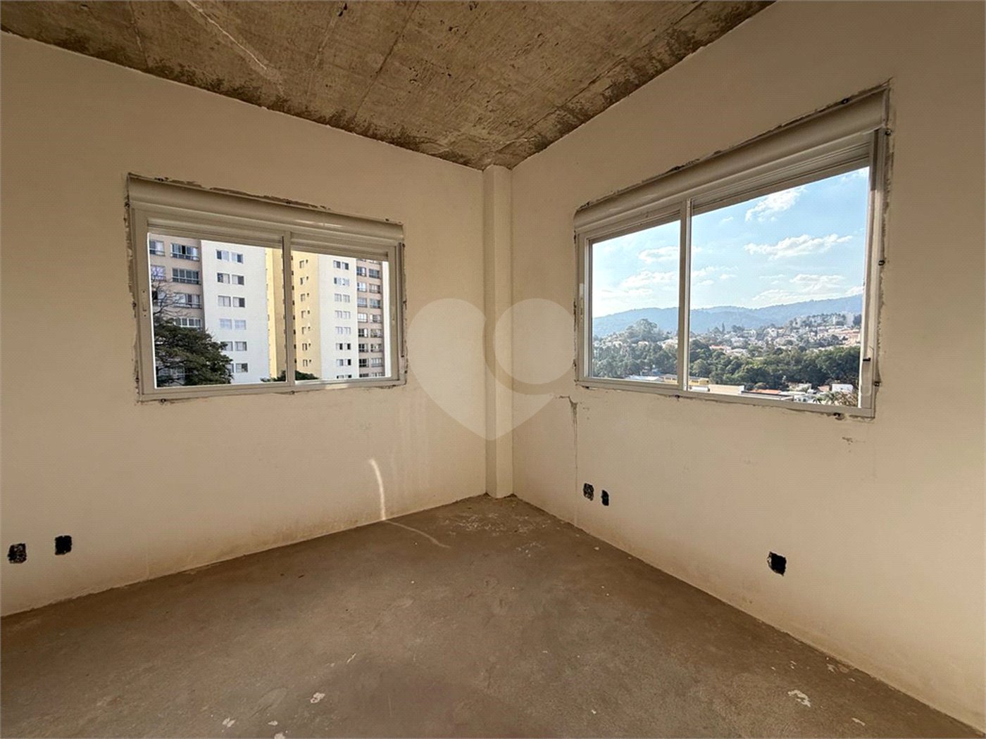 Casa à venda com 3 suítes no condomínio Residencial Floresta, São Paulo - SP