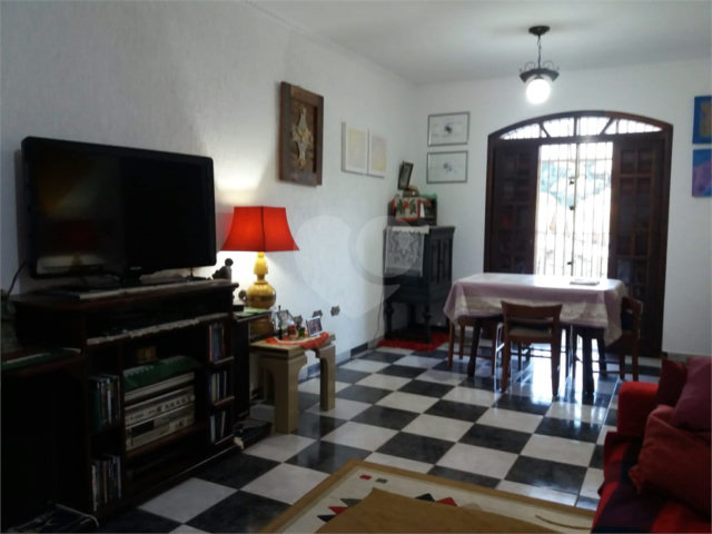 Sobrado à venda com 4 quartos, sendo 1 suíte,  em Tremembé, São Paulo, SP
