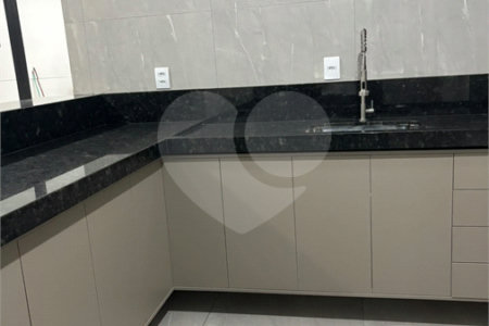 Casa à venda com 3 quartos, sendo 1 suíte, no condomínio Residencial Alto da Boa Vista, Araraquara - SP