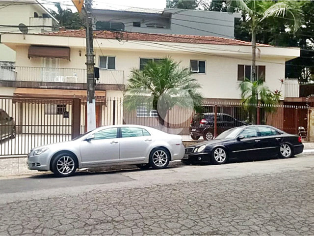 Sobrado à venda com 8 quartos, sendo 5 suítes, em Jardim França, São Paulo, SP