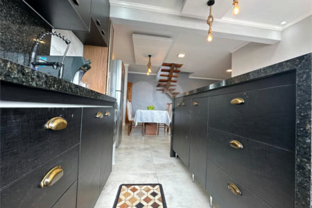 Duplex à venda com 3 quartos, sendo 2 suítes,  em Toninhas, Ubatuba, SP
