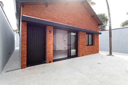 Casa Térrea à venda com 3 quartos, sendo 2 suítes, em Alto da Boa Vista, São Paulo, SP