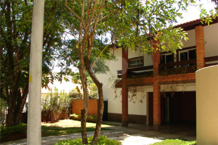 Casa à venda com 3 quartos, sendo 1 suíte, no condomínio Estância Marambaia, Vinhedo - SP
