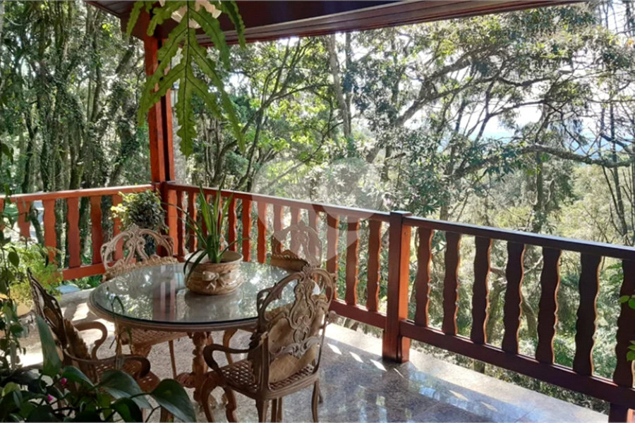Casa à venda com 3 quartos, sendo 1 suíte, no condomínio Jardim da Monntanha II, Mairiporã - SP
